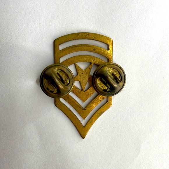 Gold Sergeant Major Pin - Picture 2 of 3